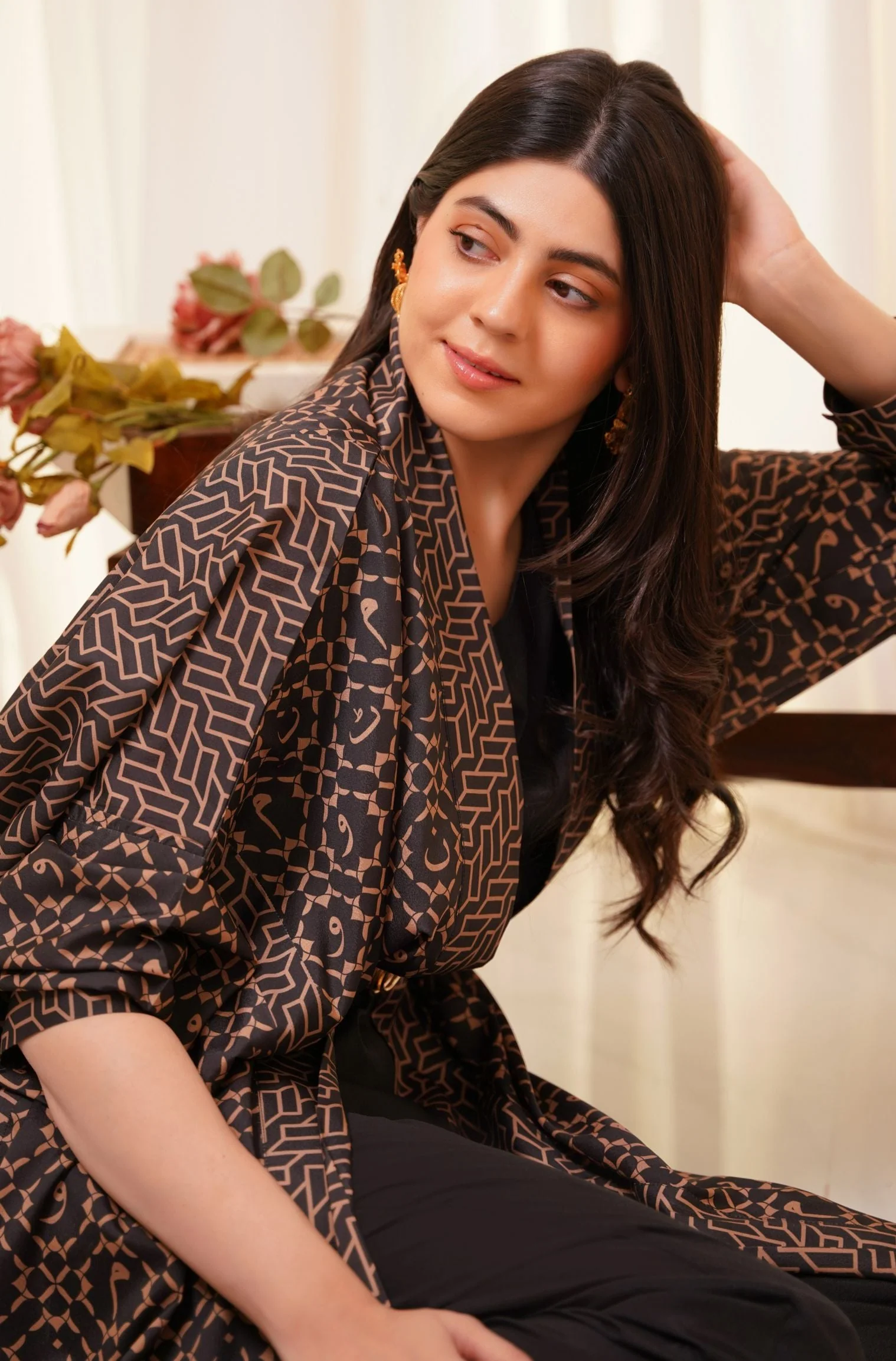 Ayra Shrug - Black & Gold - Image 3