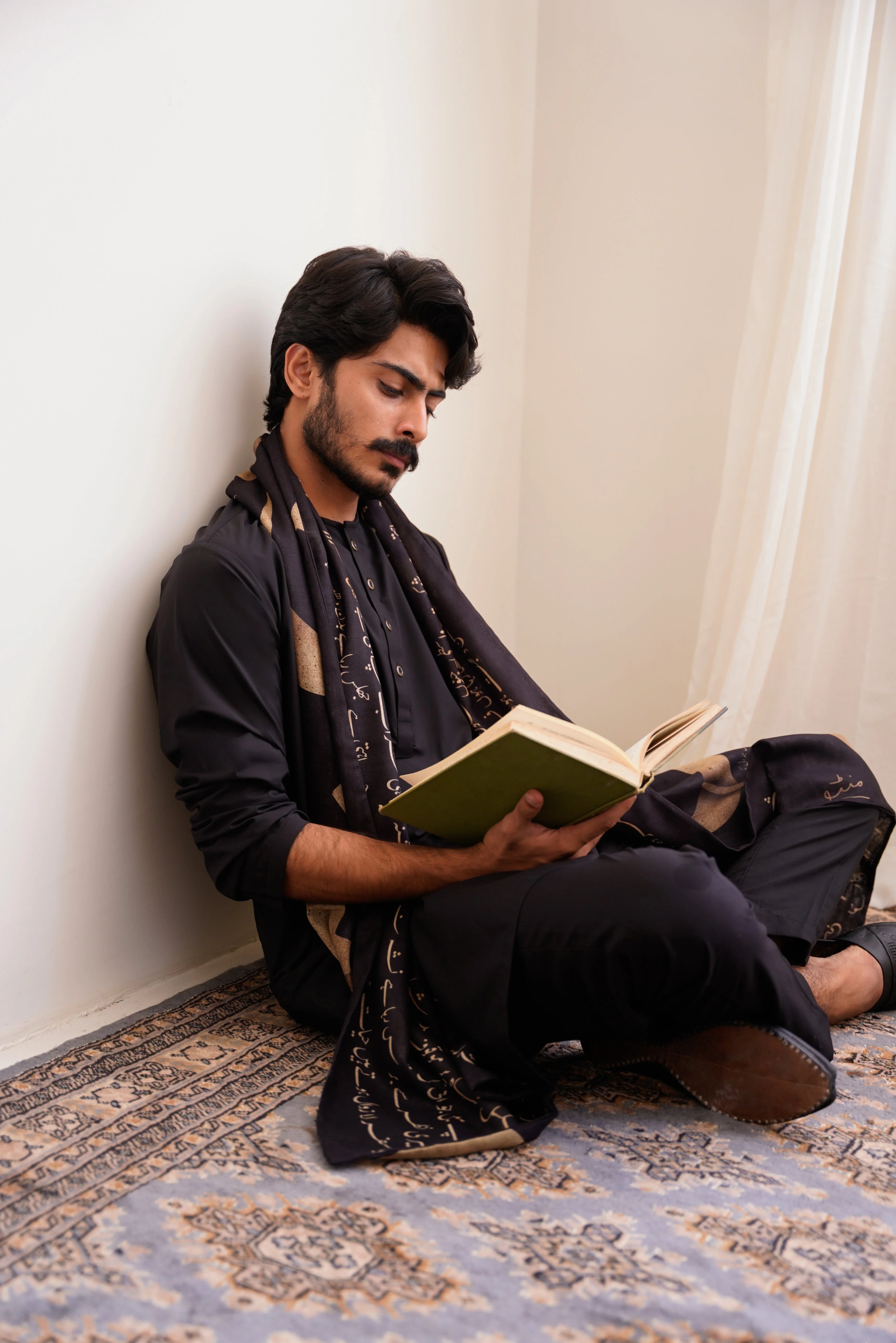 Junoon (Passion) - Black Stole - Image 5