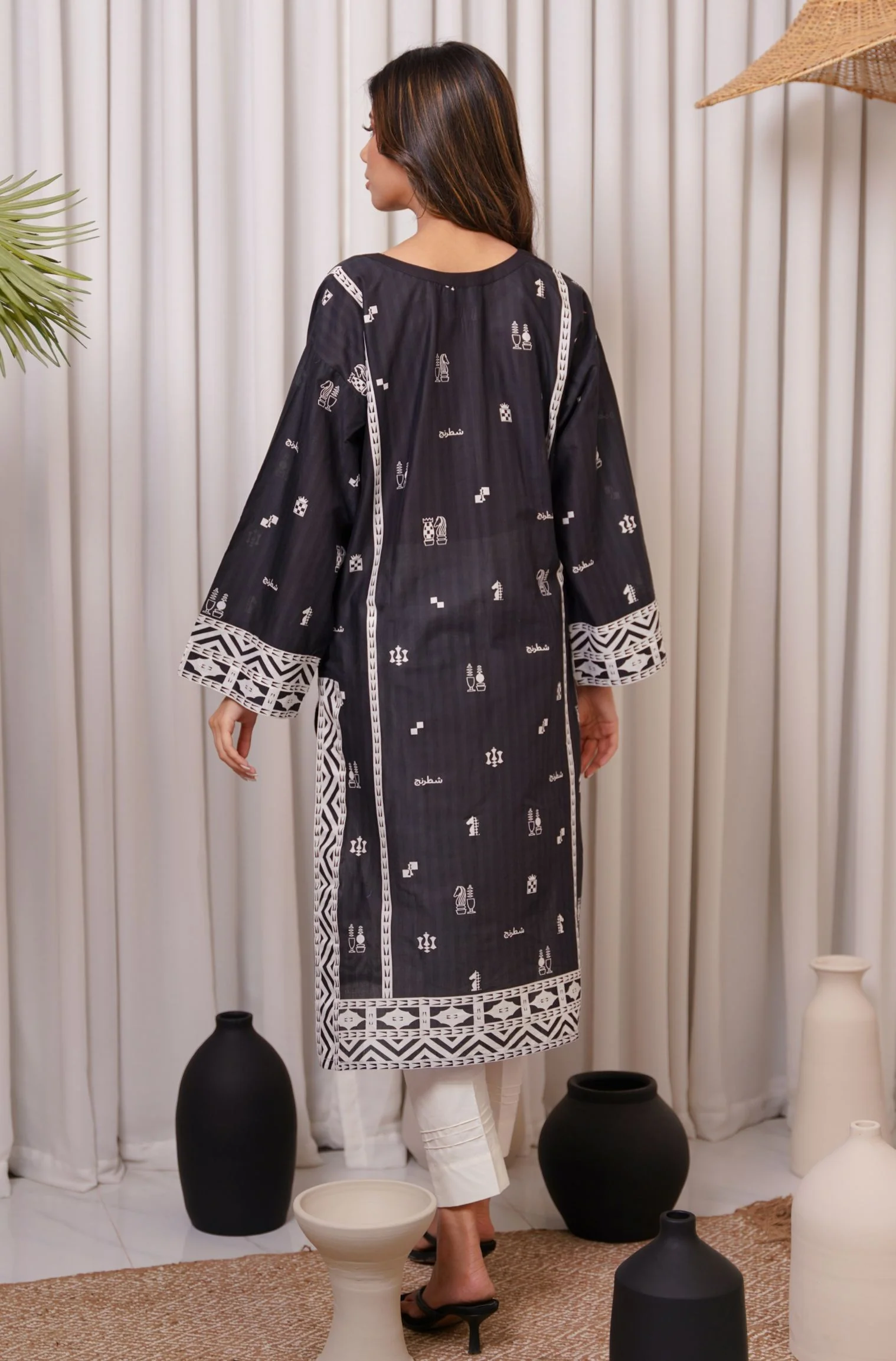 Shatranj (Mind's Duel) Kurta - Black - Image 3