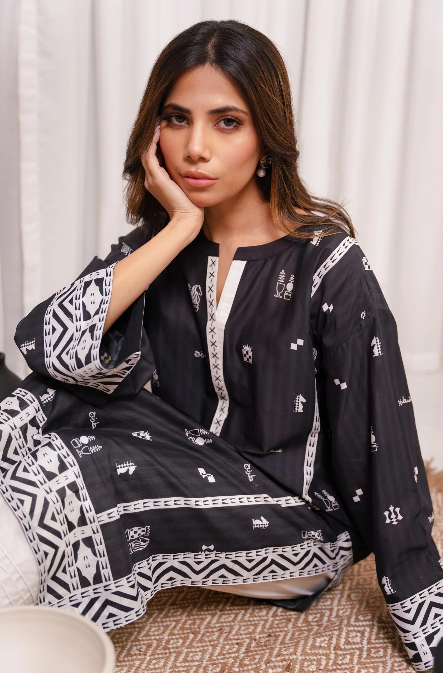 Shatranj (Mind's Duel) Kurta - Black - Image 6
