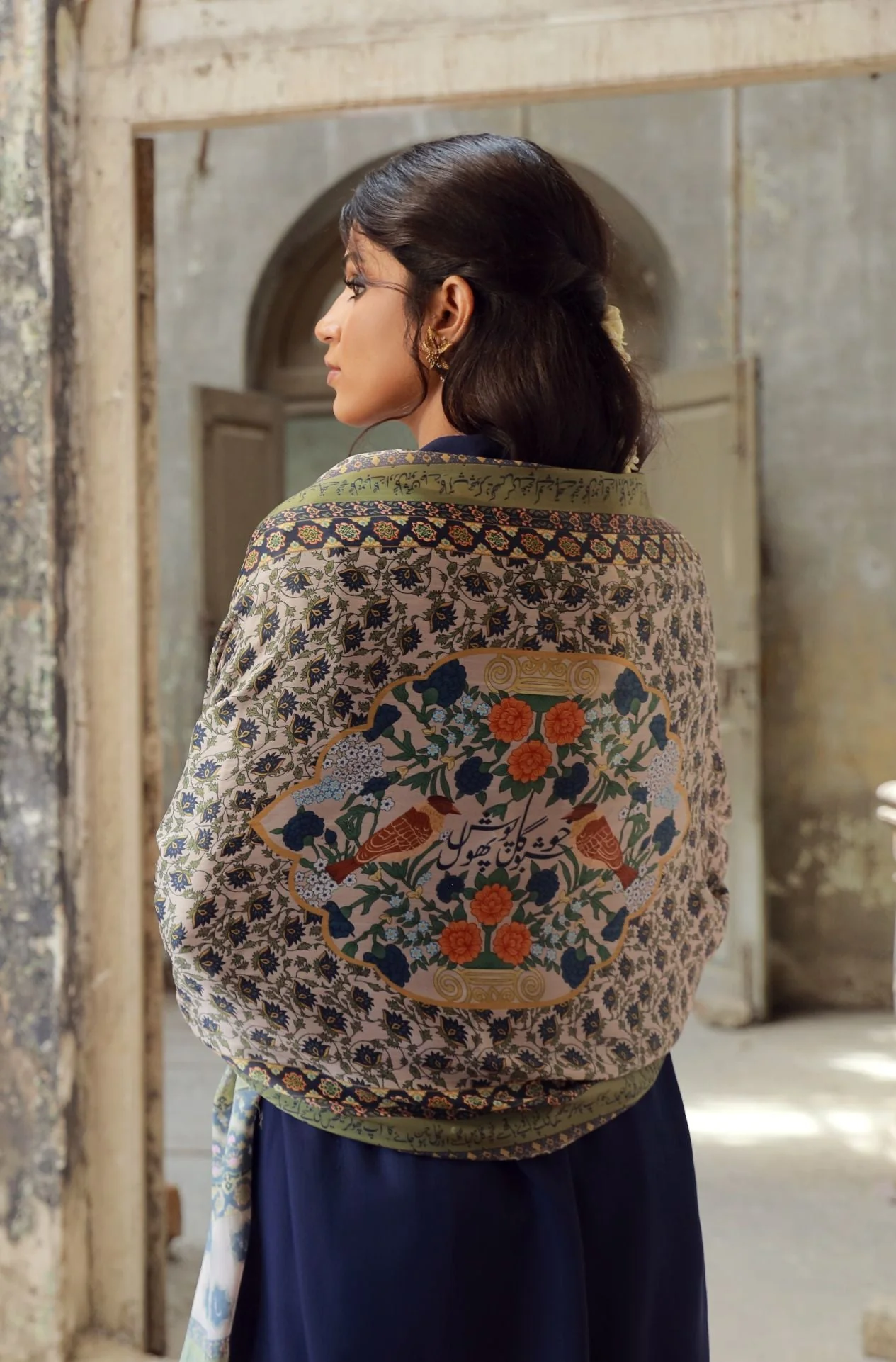 Shehrzade (Tale of a Queen) - Gold & Blue Scarf - Image 5