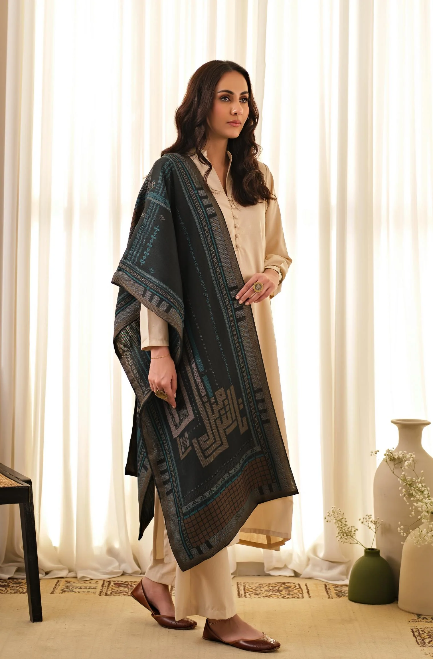 Talaash-e-Manzil (Pursuit) Stole - Teal - Image 2