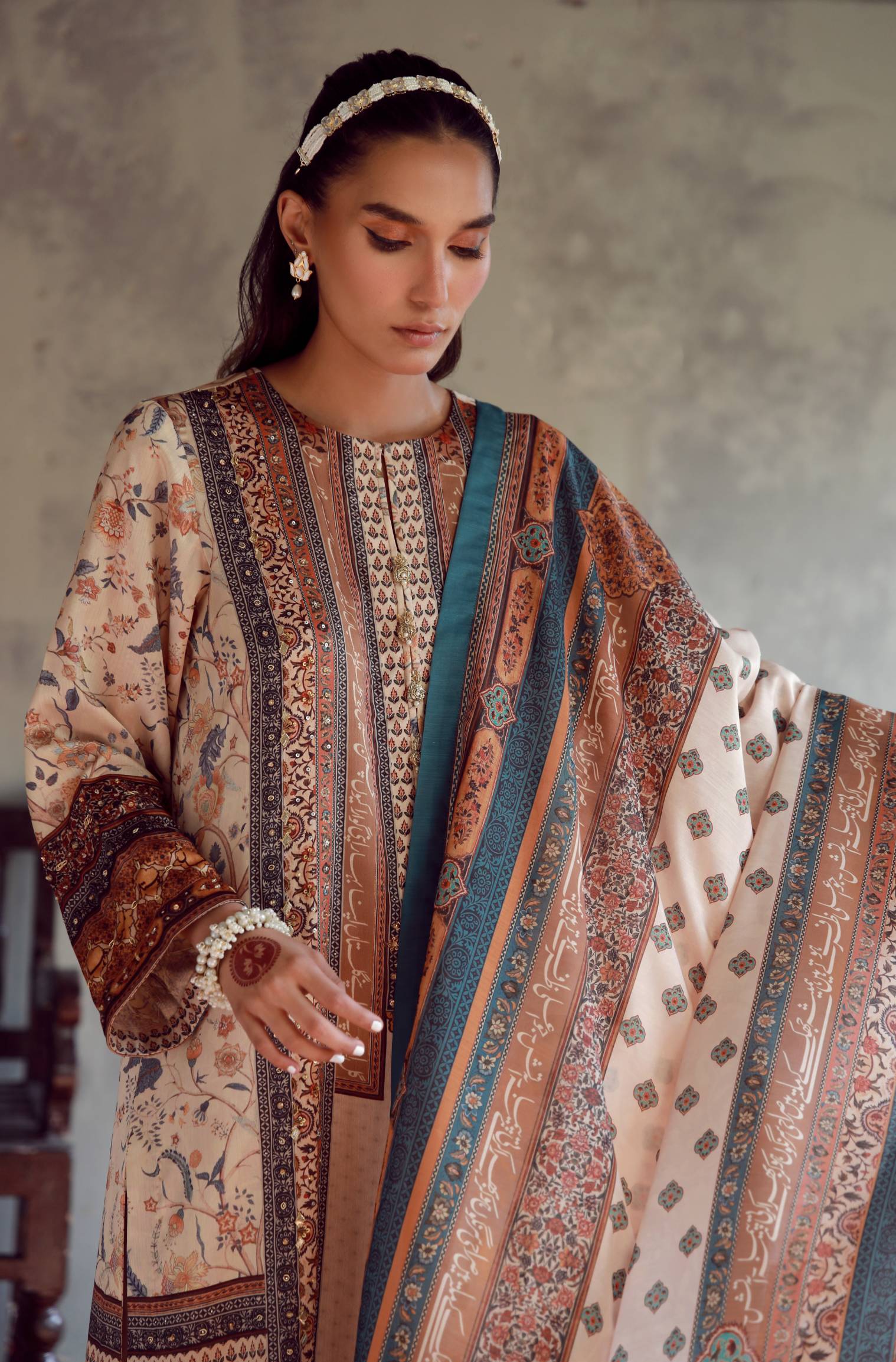 Zareena (Golden Glow) Set - Image 4