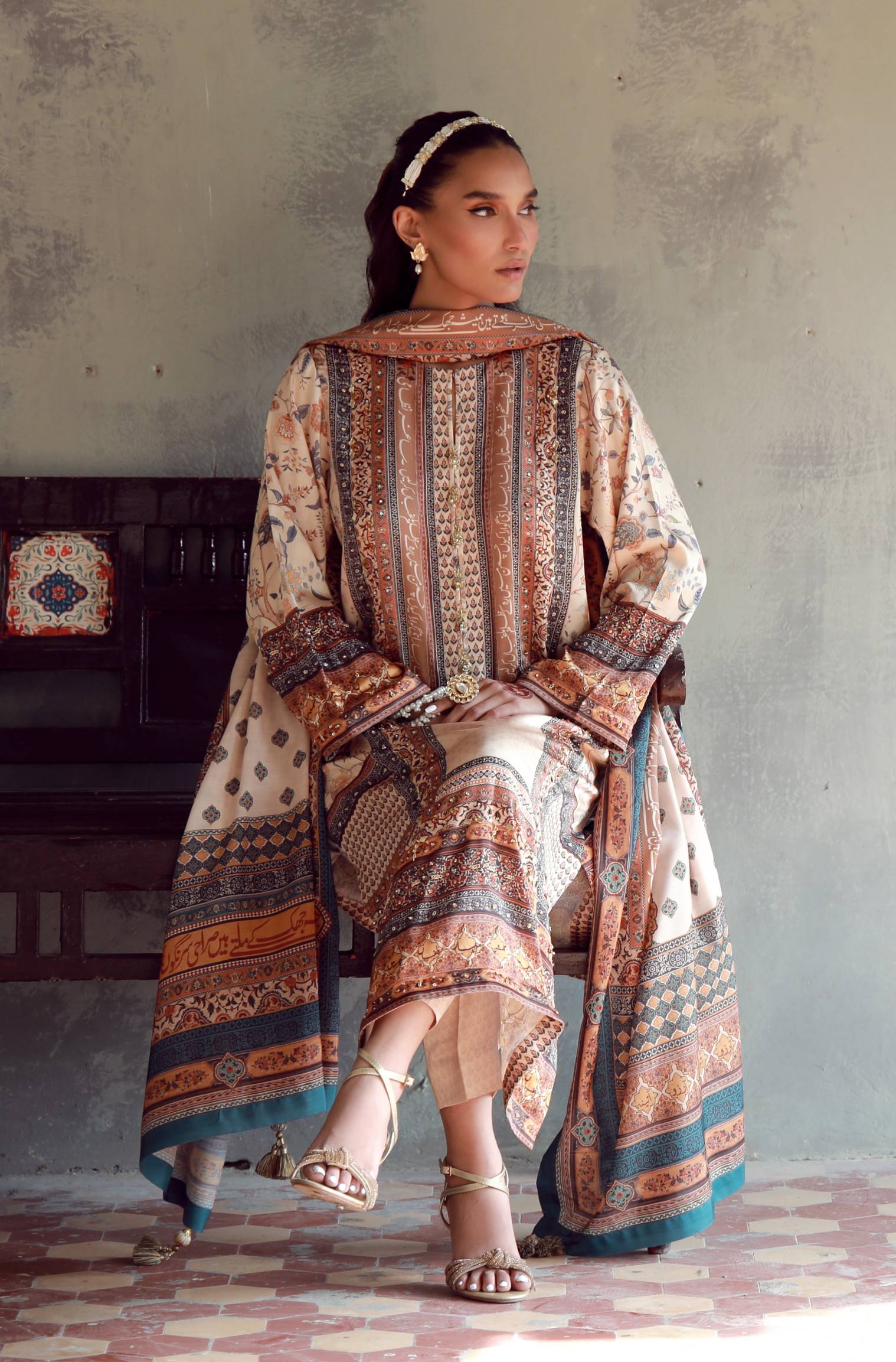 Zareena (Golden Glow) Set - Image 7
